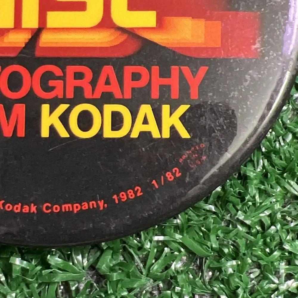 Vintage 1982 Ask me‎ About Disc Photography From Kodak Button Pinback